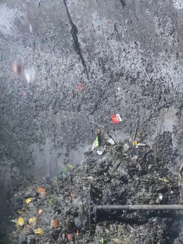 乌马河污水池清理